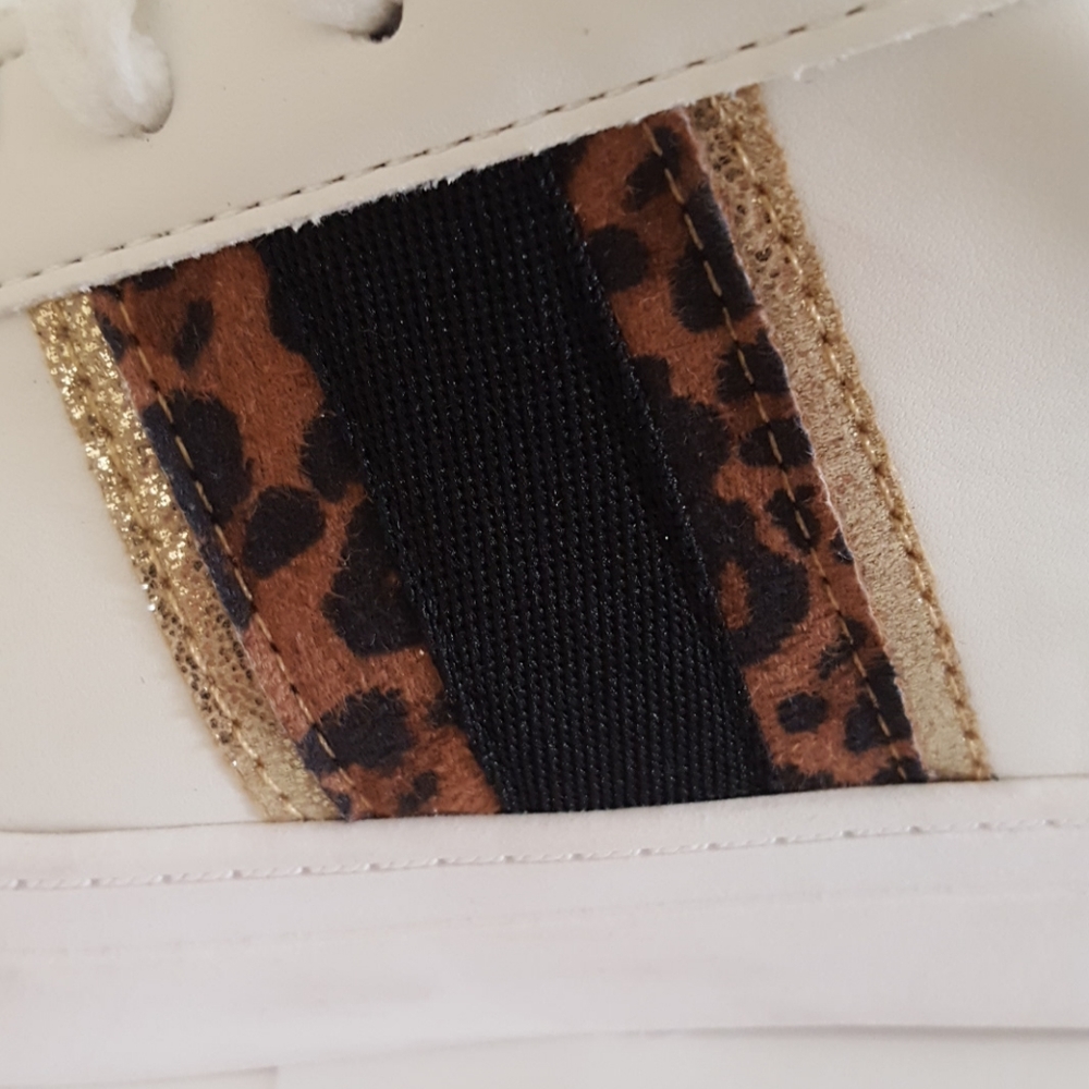 LAST 1 (SZ 10) White Leopard Memory Foam Fashion Sneakers - Picture 8 of 8